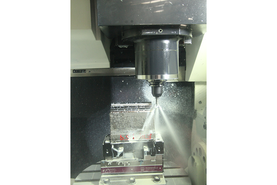 MAZAK  VARIAXIS I-500 close up